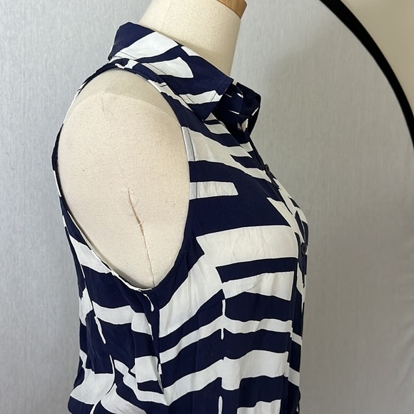 Trina Turk 100% silk indigo white geometric print button down maxi shirt dress - Picture 8 of 11